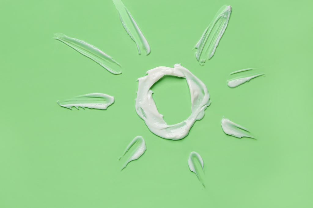 隠す前に、守る。 素肌を美しく見せるUV習慣。